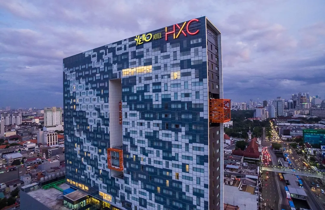 YELLO Hotel Harmoni-1